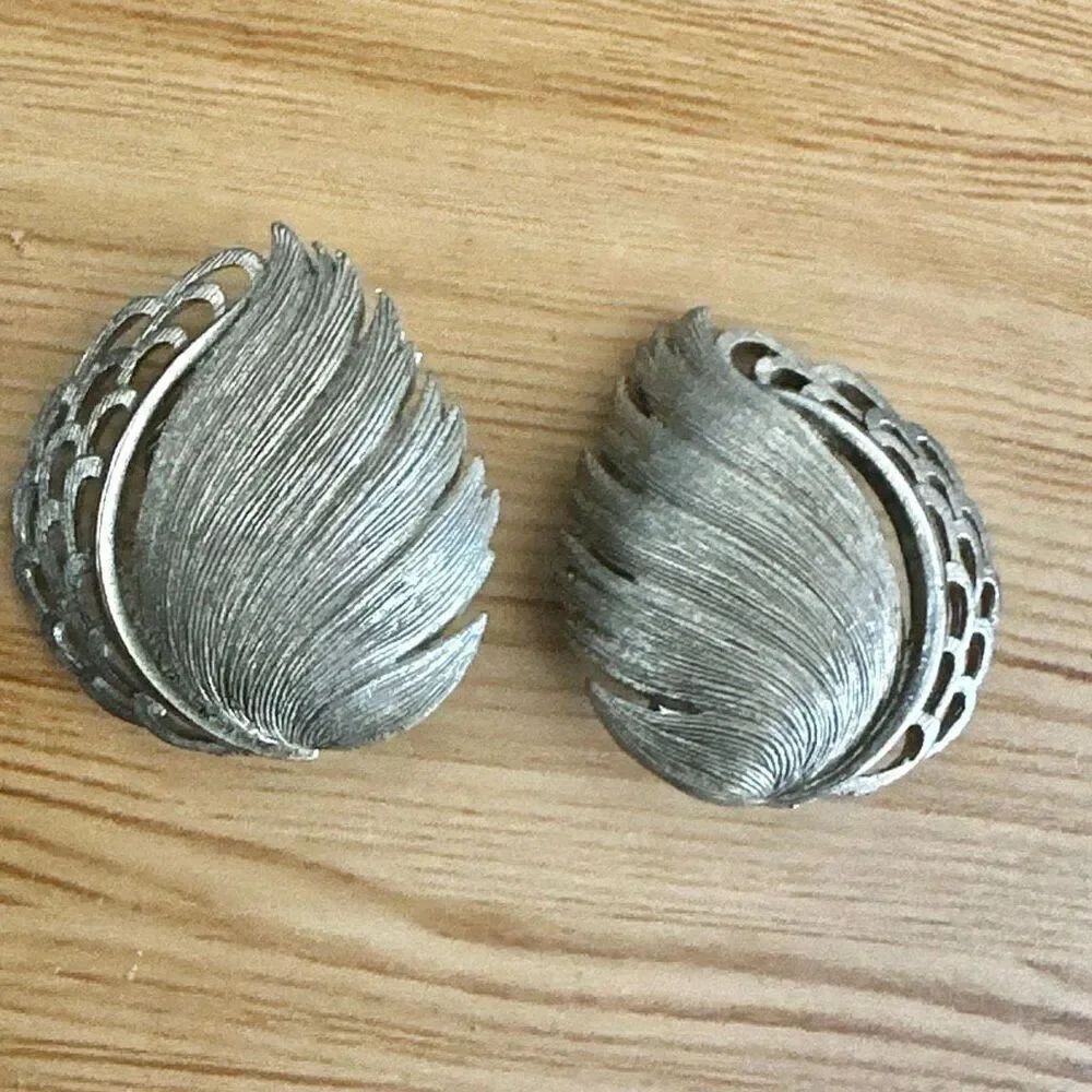 Vintage Silver-Tone Leaf Clip-On Earrings